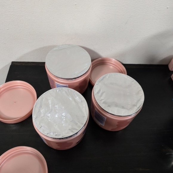 Nivea Radiant & Beauty even glow Body Cream vitamin C, dry skin 400ml x3 - Picture 6 of 6